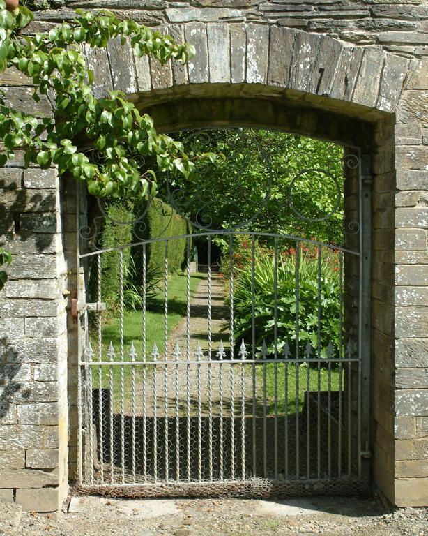 Rhosygilwen Courtyard Bed & Breakfast Cilgerran Bagian luar foto